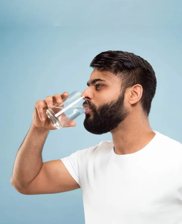 arabic-man-drink-clean-filtred-water